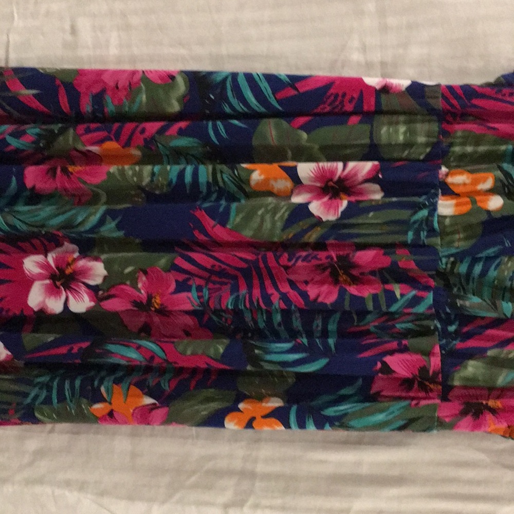 Sundress - Picture 2 of 5